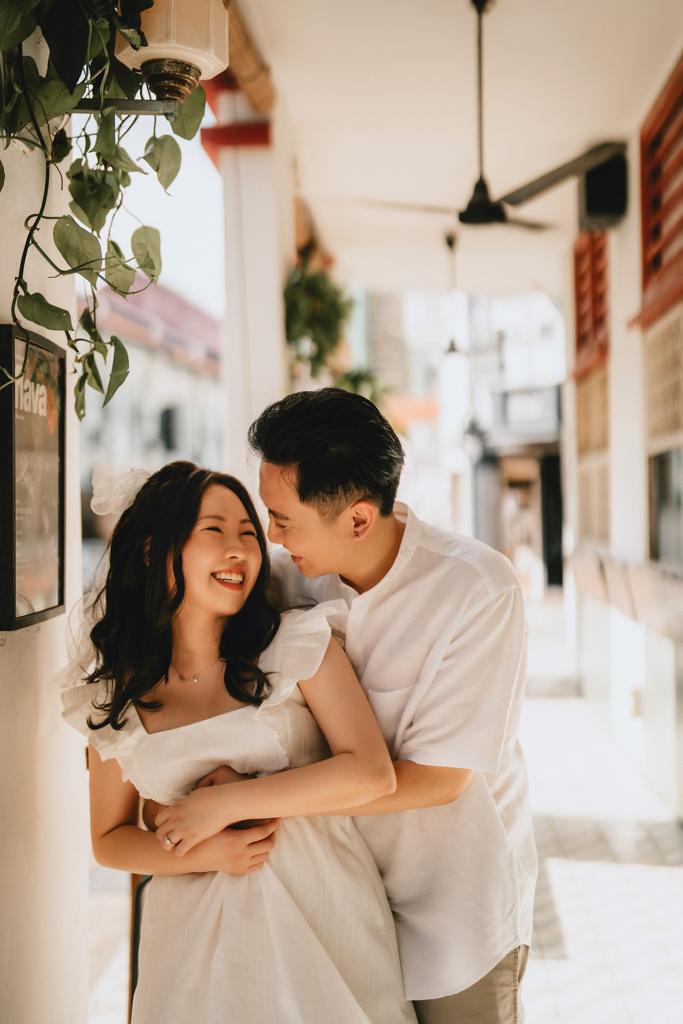 A romantic pre-wedding shoot with Singapore's scenic backdrop.