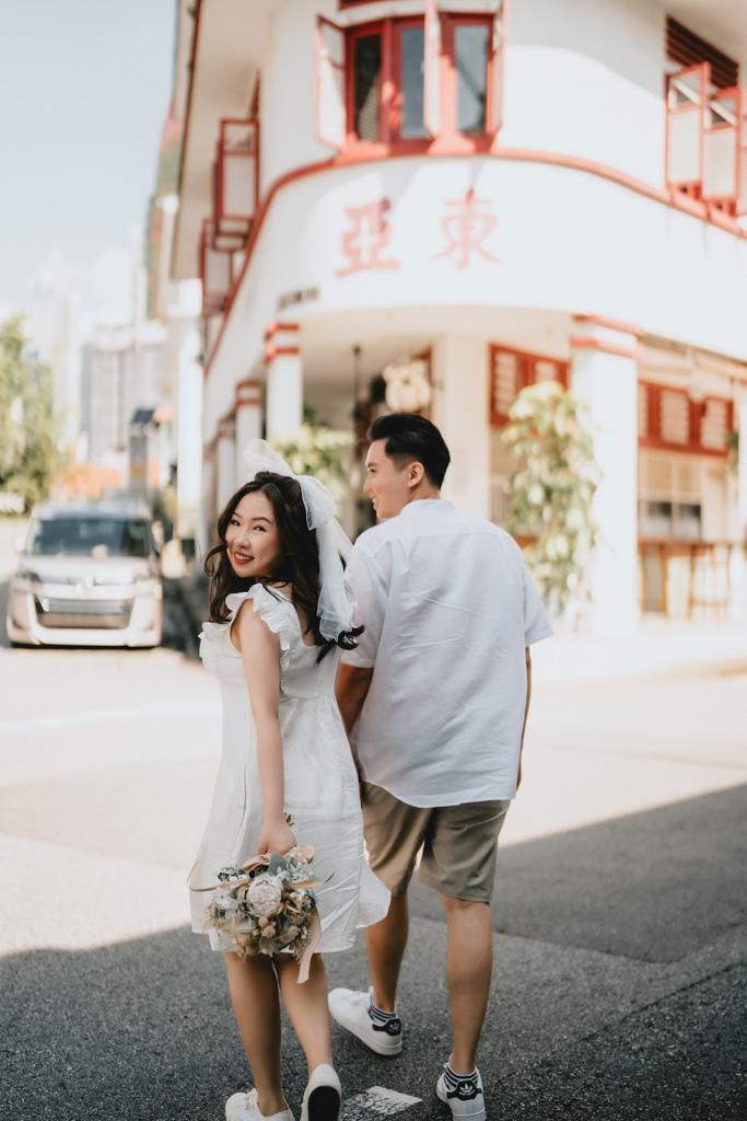 A romantic pre-wedding shoot with Singapore's scenic backdrop.